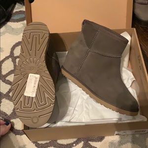 UGG Women’s ankle boot